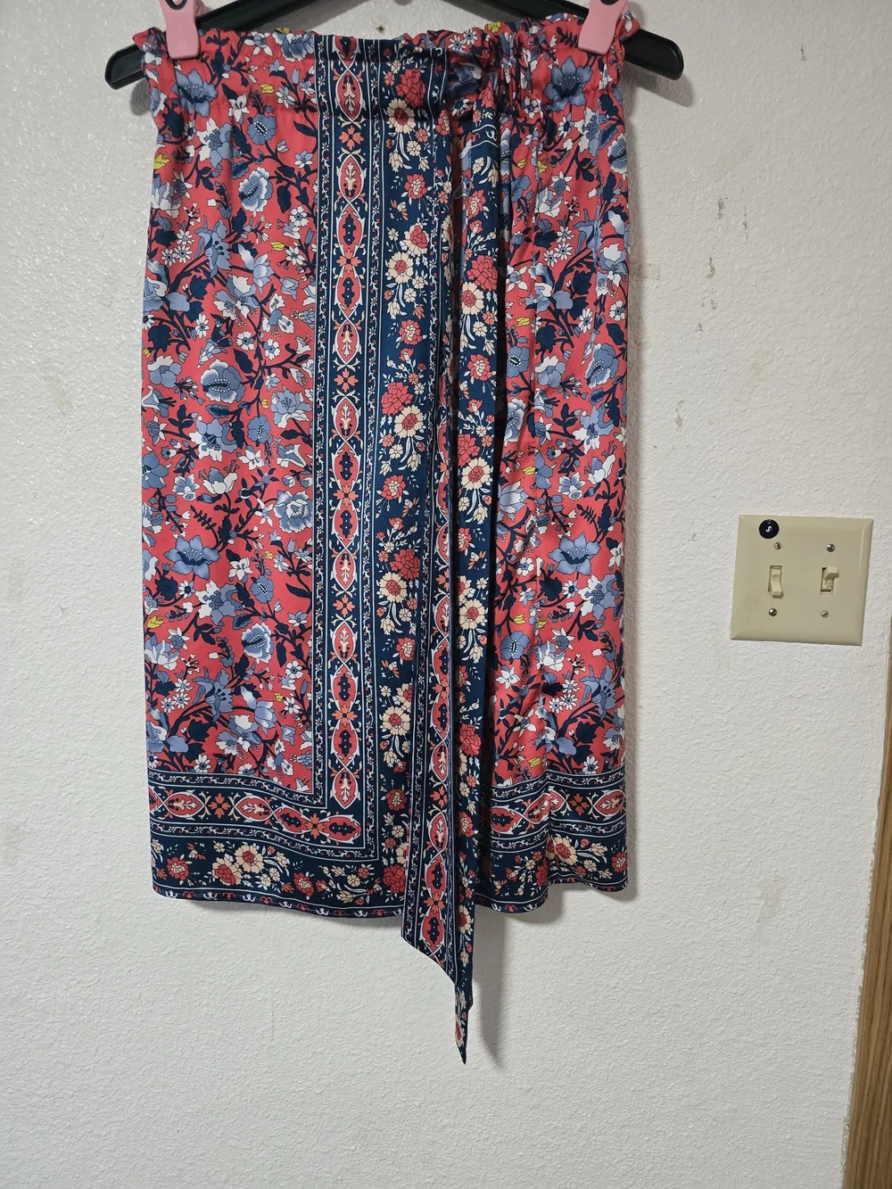 LOFT floral border